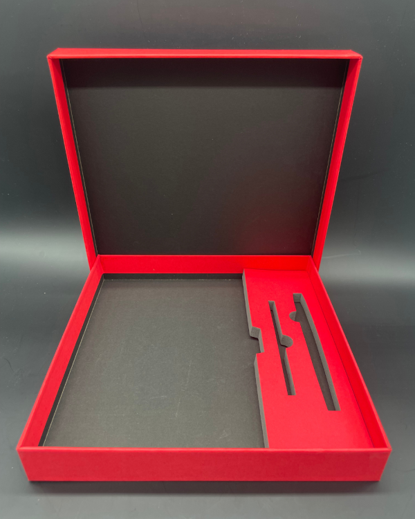 Подарочная коробка Premium красная